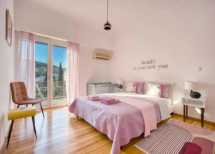 Royal Embassy Apartment